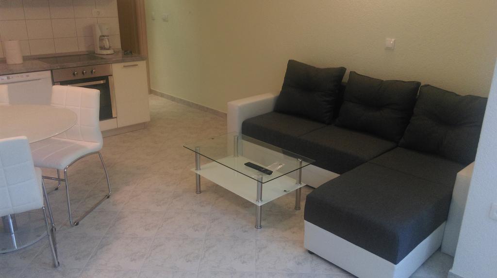 Mikuljan Apartments Stobreč Eksteriør bilde
